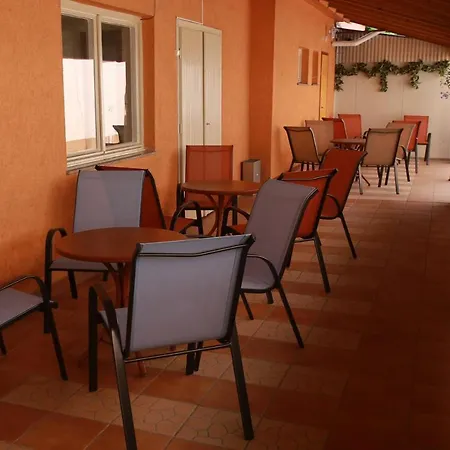 Panzio ベッド・アンド・ブレックファスト センテシュ