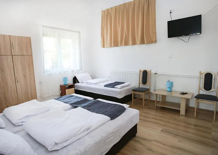Panzio 3* Szentes