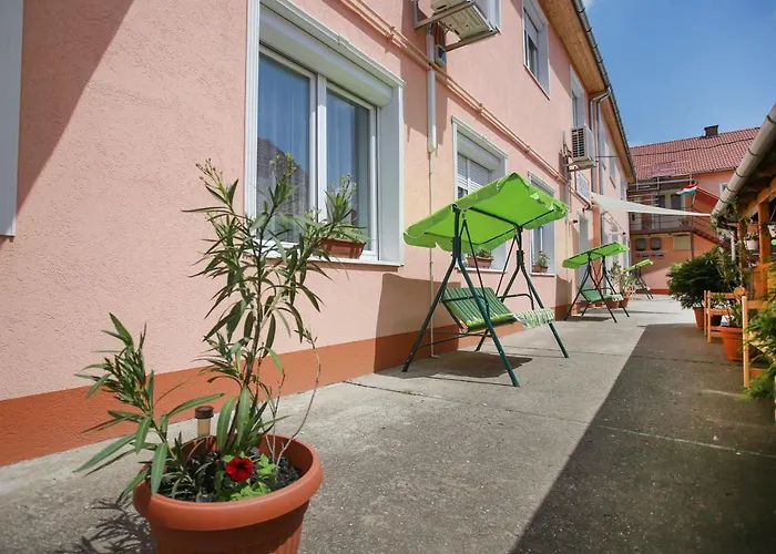 Panzio Bed & Breakfast 3*